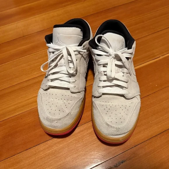 Jordan 1 Low Hyper Pink White Gym Yellow - Picture 2 of 5